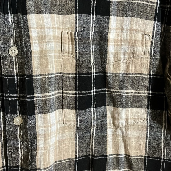 Linen cotton blend plaid shirt buttons. B6 - Picture 2 of 5